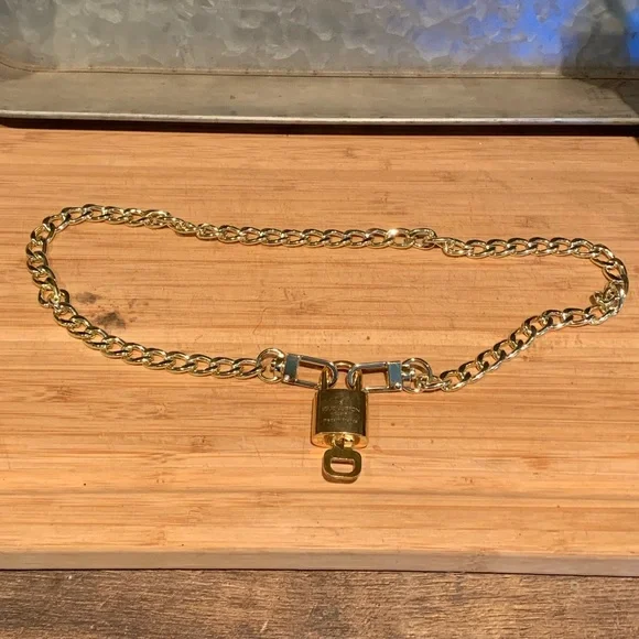 Authentic Louis Vuitton #303 lock and key with unbranded chain - Picture 7 of 8